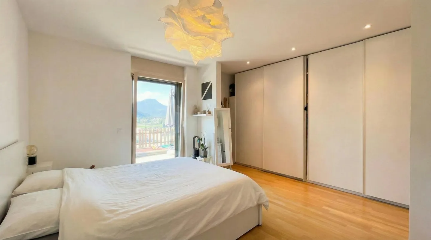 3½ Room Apartment with Garden, Open View, and 2 Parking Spaces - Photo 3 of 7