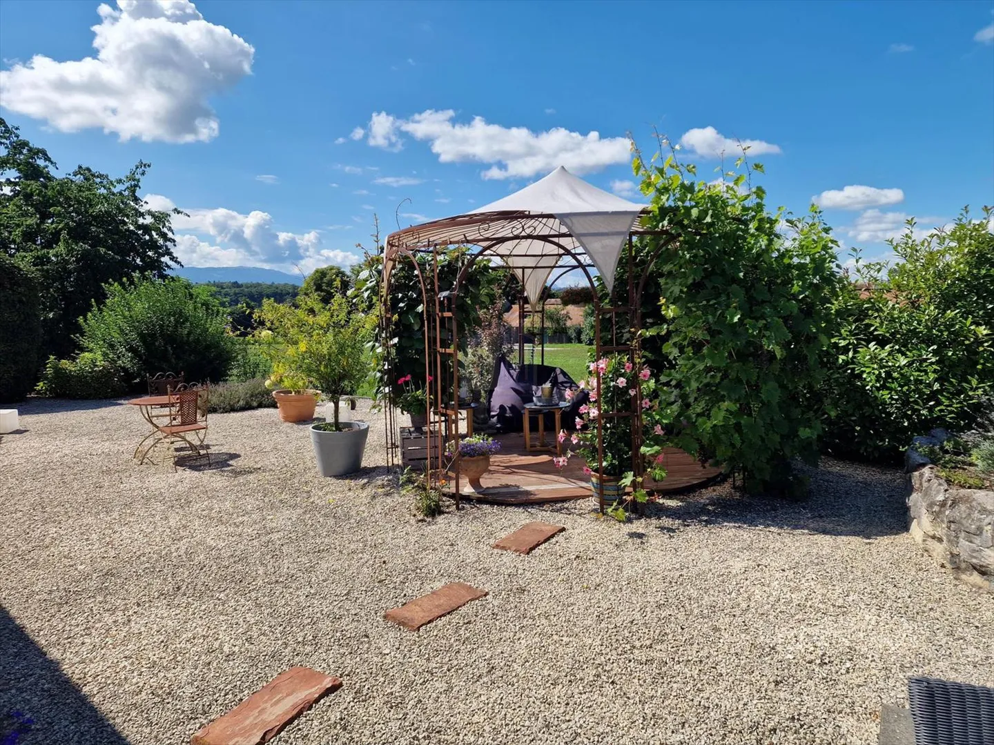 Villa con 7 ½ camere in un ambiente idilliaco a 1783 Barberêche - Foto 1 di 8