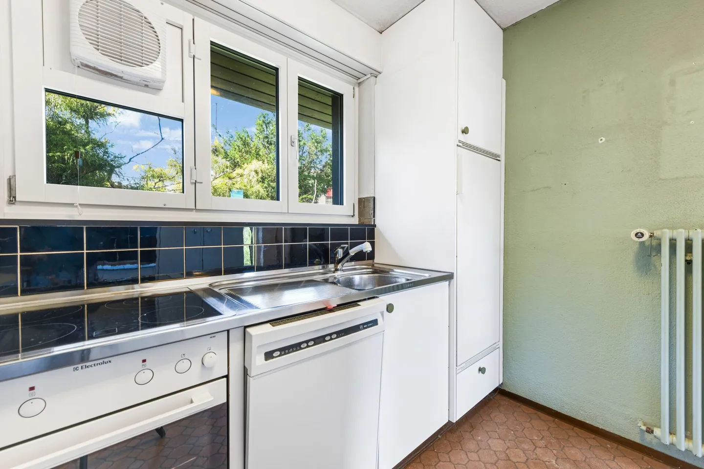 Living with Charm: Detached Villa with Large Garden in Quiet Location of Goldach - Photo 16 of 41