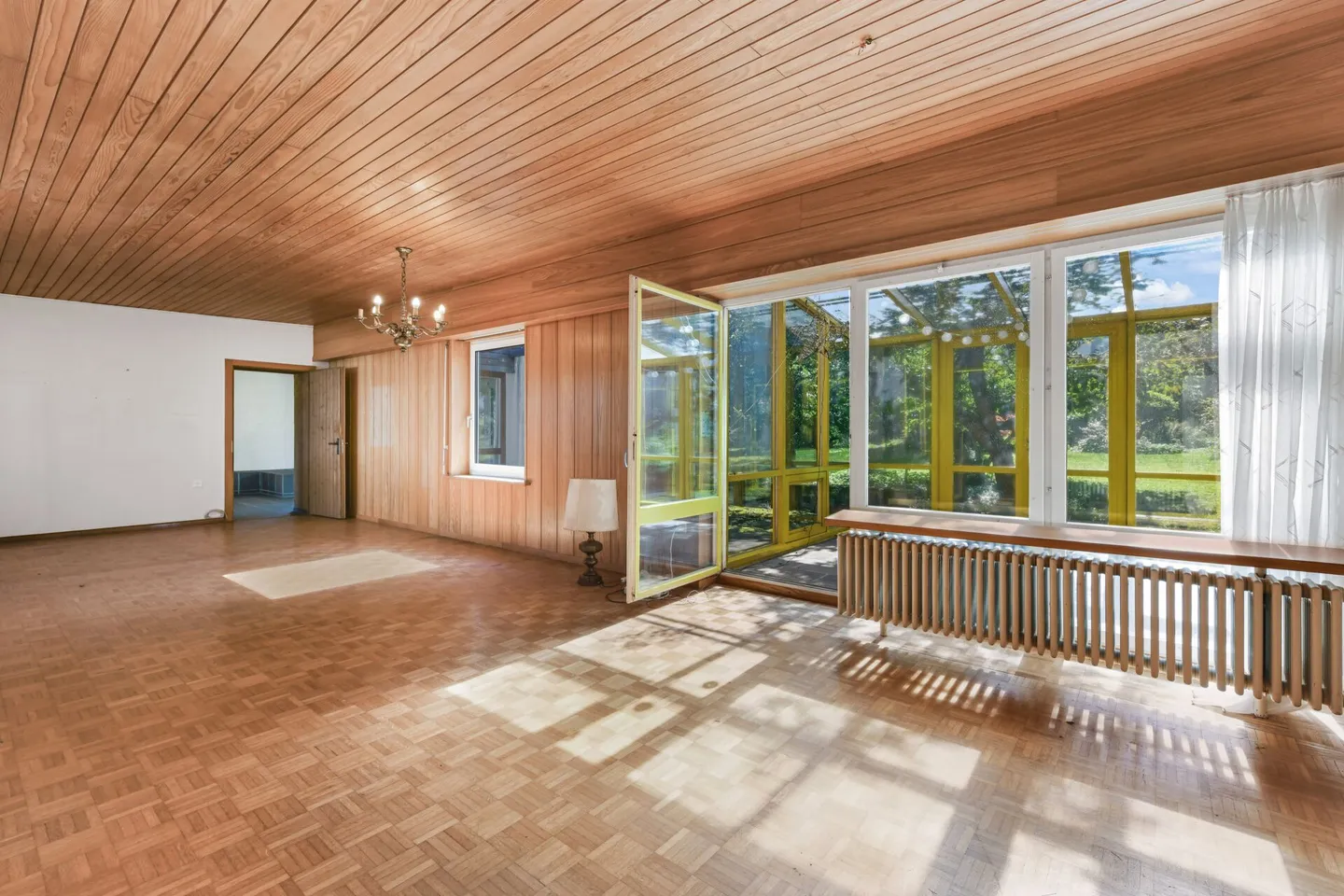 Living with Charm: Detached Villa with Large Garden in Quiet Location of Goldach - Photo 17 of 41