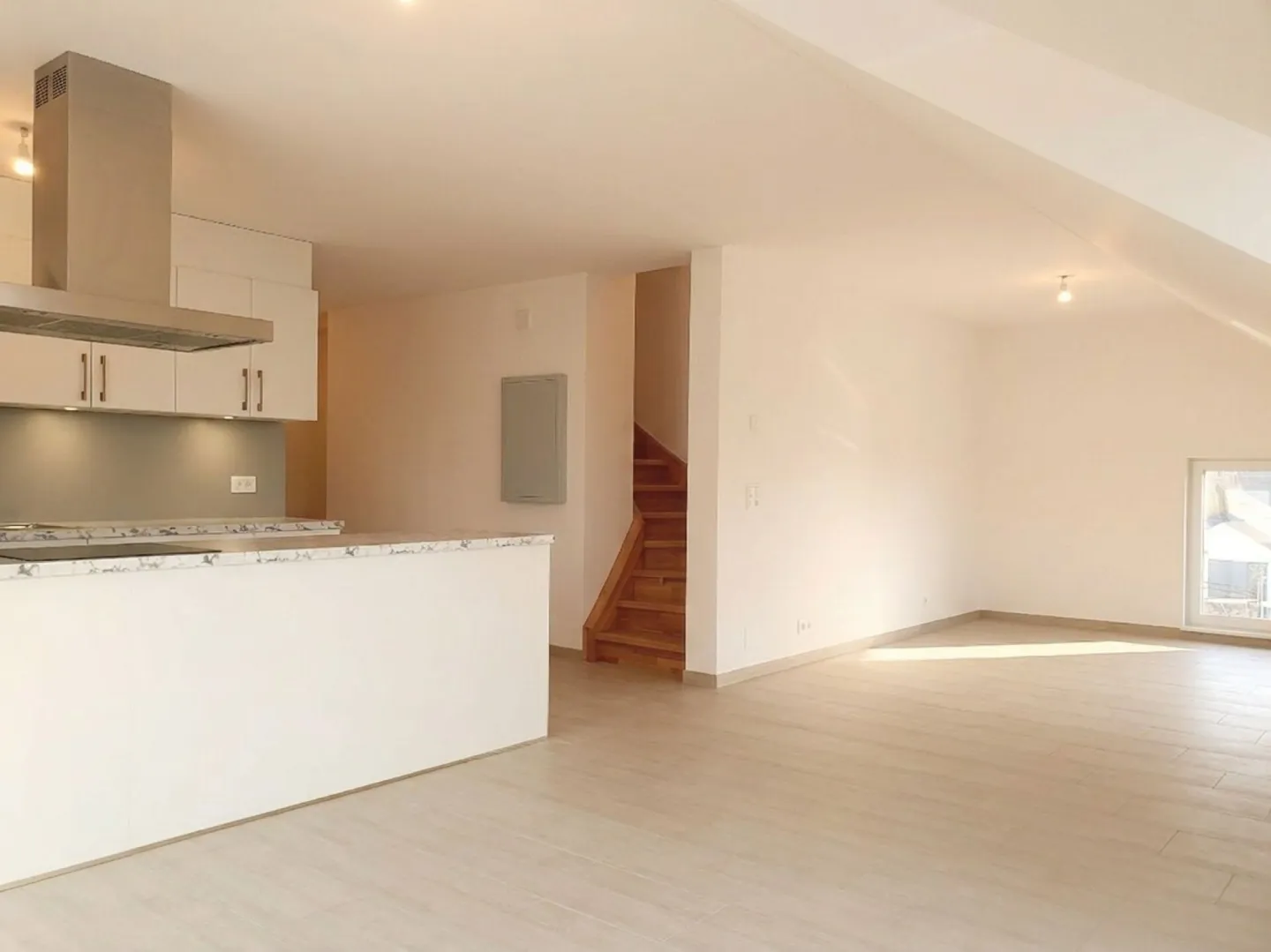 Appartement à vendre - Photo 2 sur 9