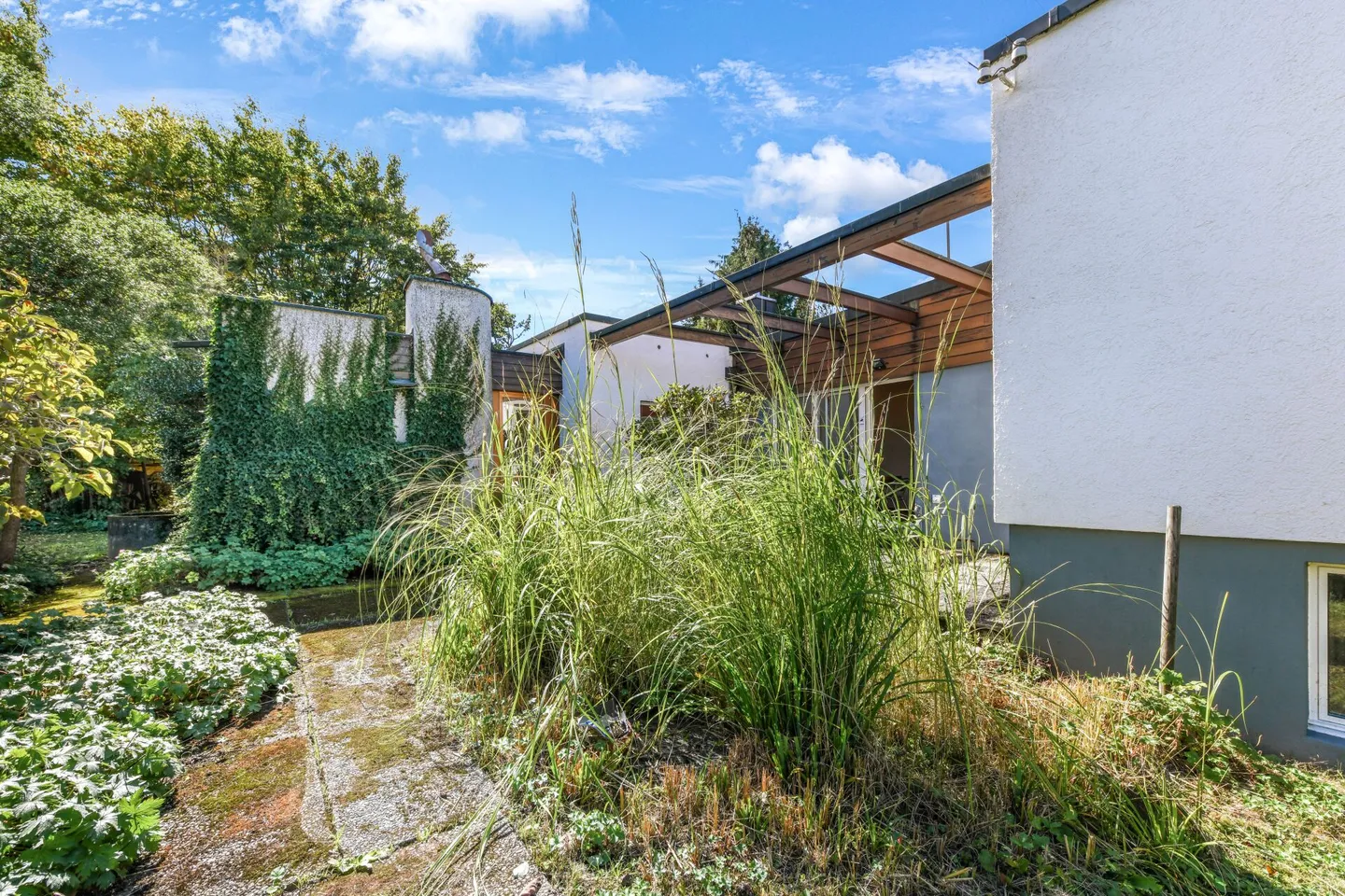 Living with Charm: Detached Villa with Large Garden in Quiet Location of Goldach - Photo 28 of 41