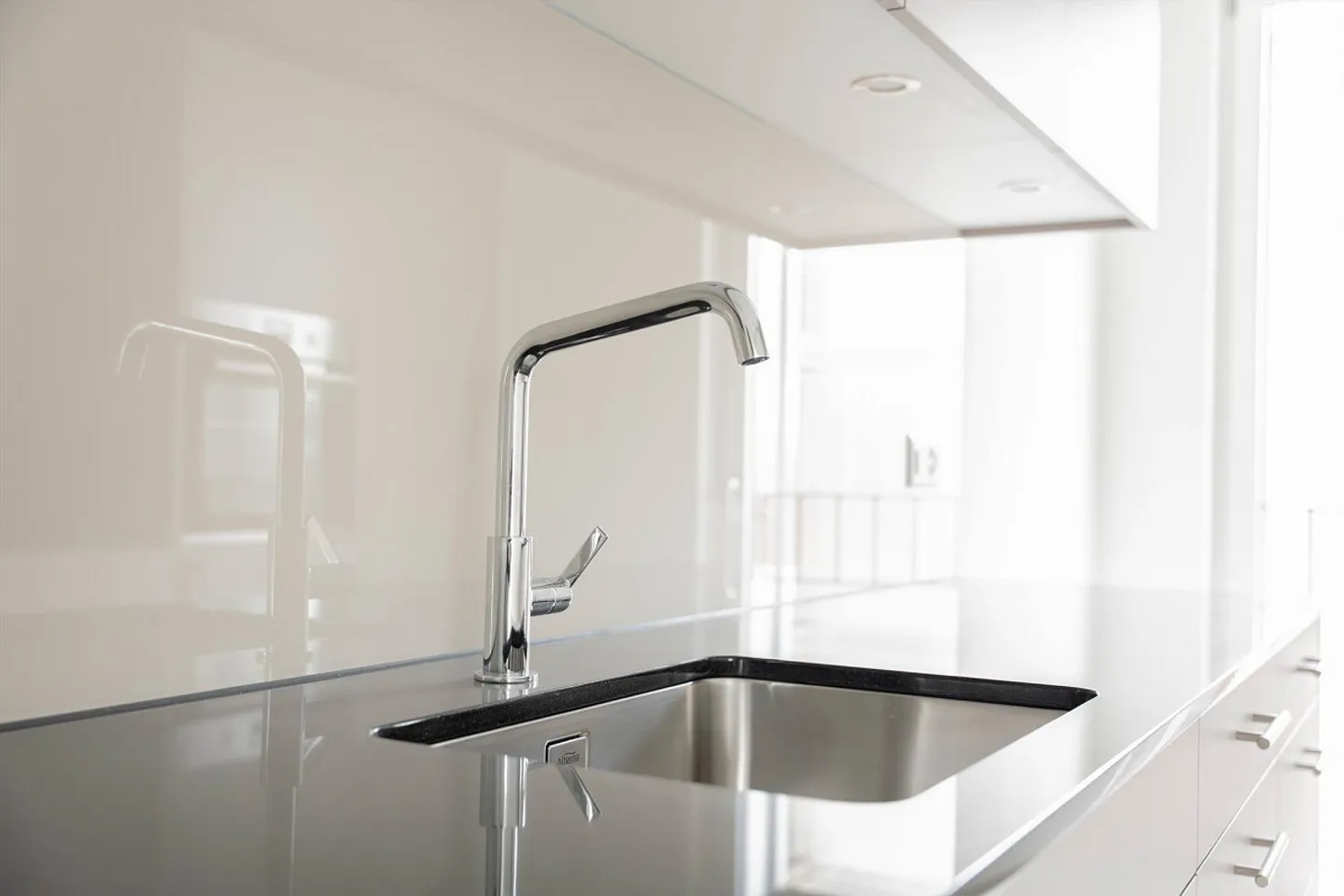 First Rental - Penthouse Apartment in Burgdorf - Photo 3 of 12