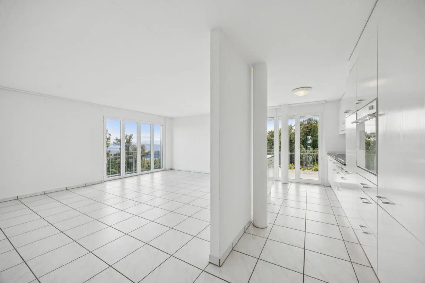 Stylish Apartment with Stunning Views - Photo 5 of 14