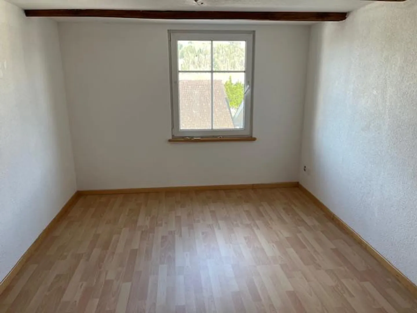 5 Room Attic Apartment - Photo 4 of 13