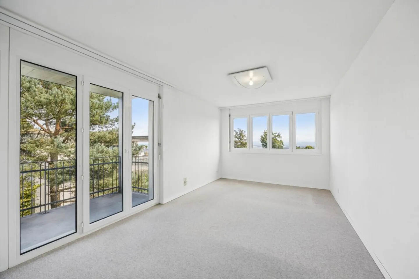 Stylish Apartment with Stunning Views - Photo 7 of 14