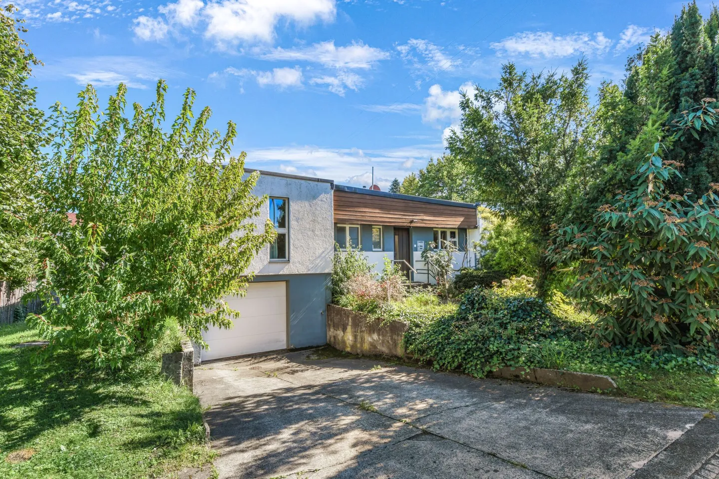 Living with Charm: Detached Villa with Large Garden in Quiet Location of Goldach - Photo 37 of 41