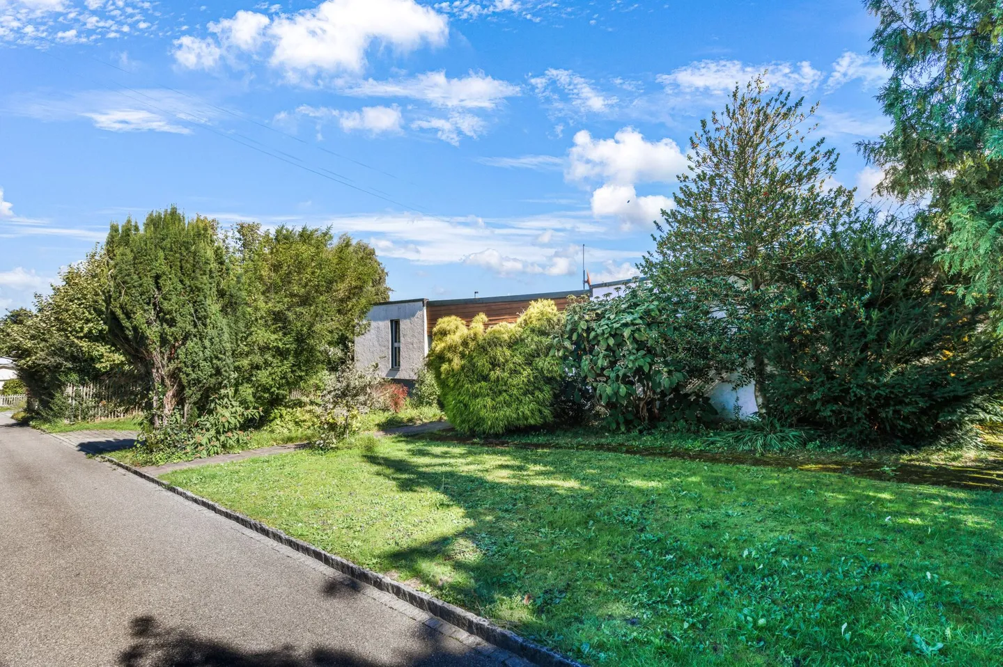 Living with Charm: Detached Villa with Large Garden in Quiet Location of Goldach - Photo 38 of 41