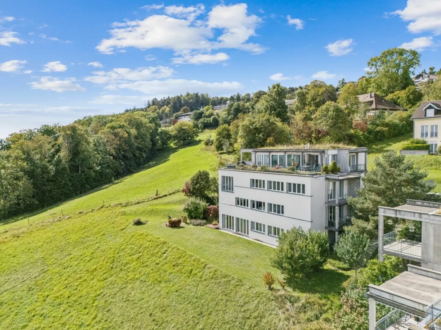 Stylish Apartment with Stunning Views - Photo 11 of 14