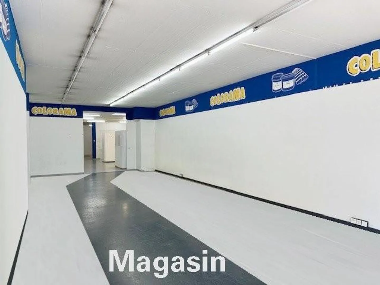 Are you looking for a spacious premises just steps from the city center? - Photo 5 of 12