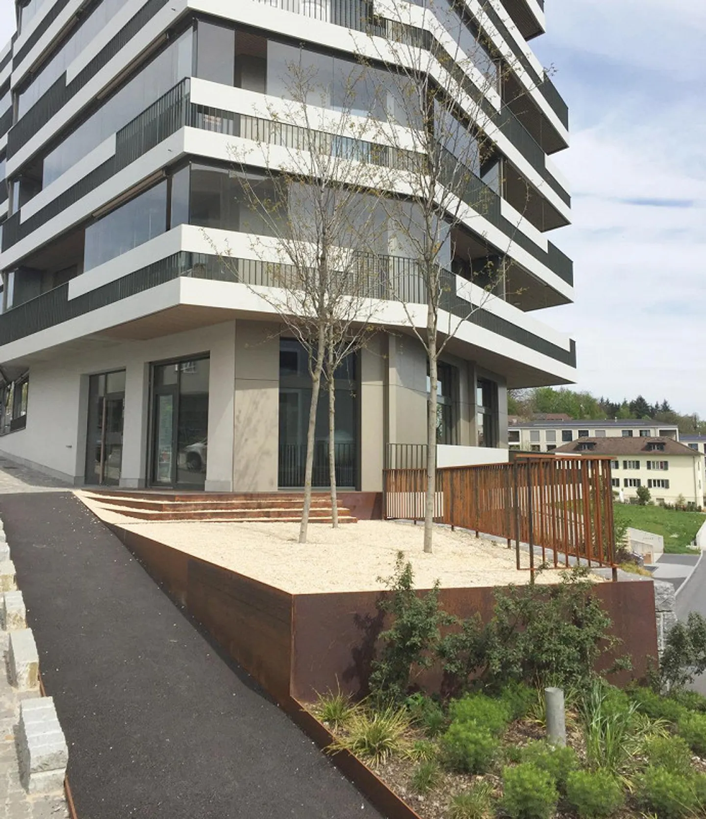 Versatile Commercial Space in Emmenbrücke - Photo 2 of 12