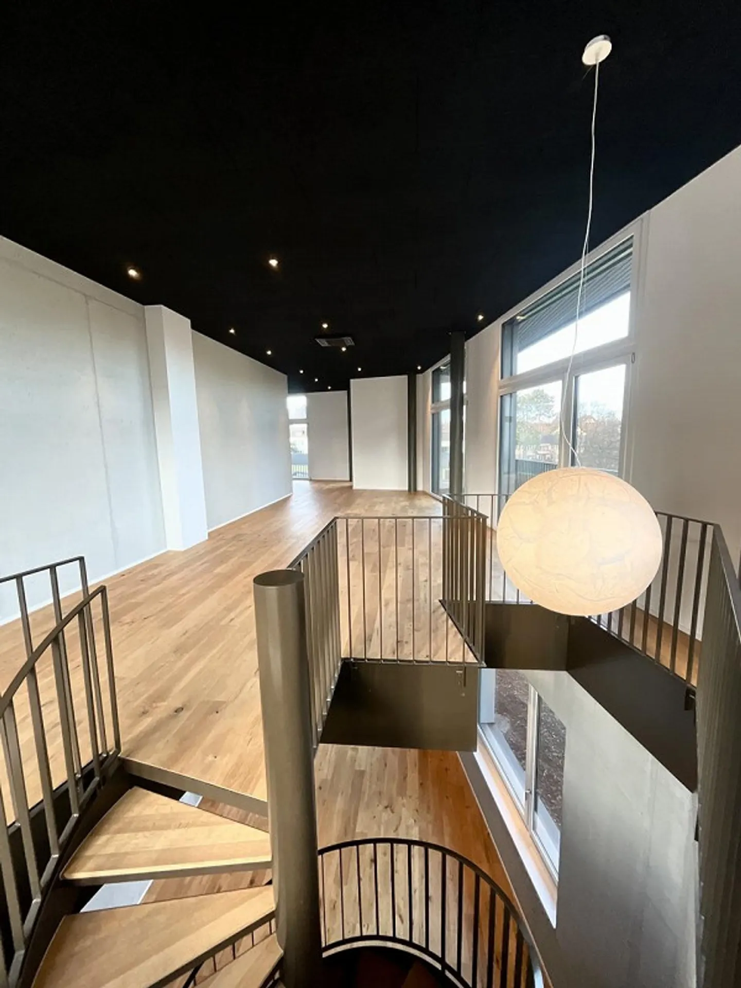 Versatile Commercial Space in Emmenbrücke - Photo 5 of 12