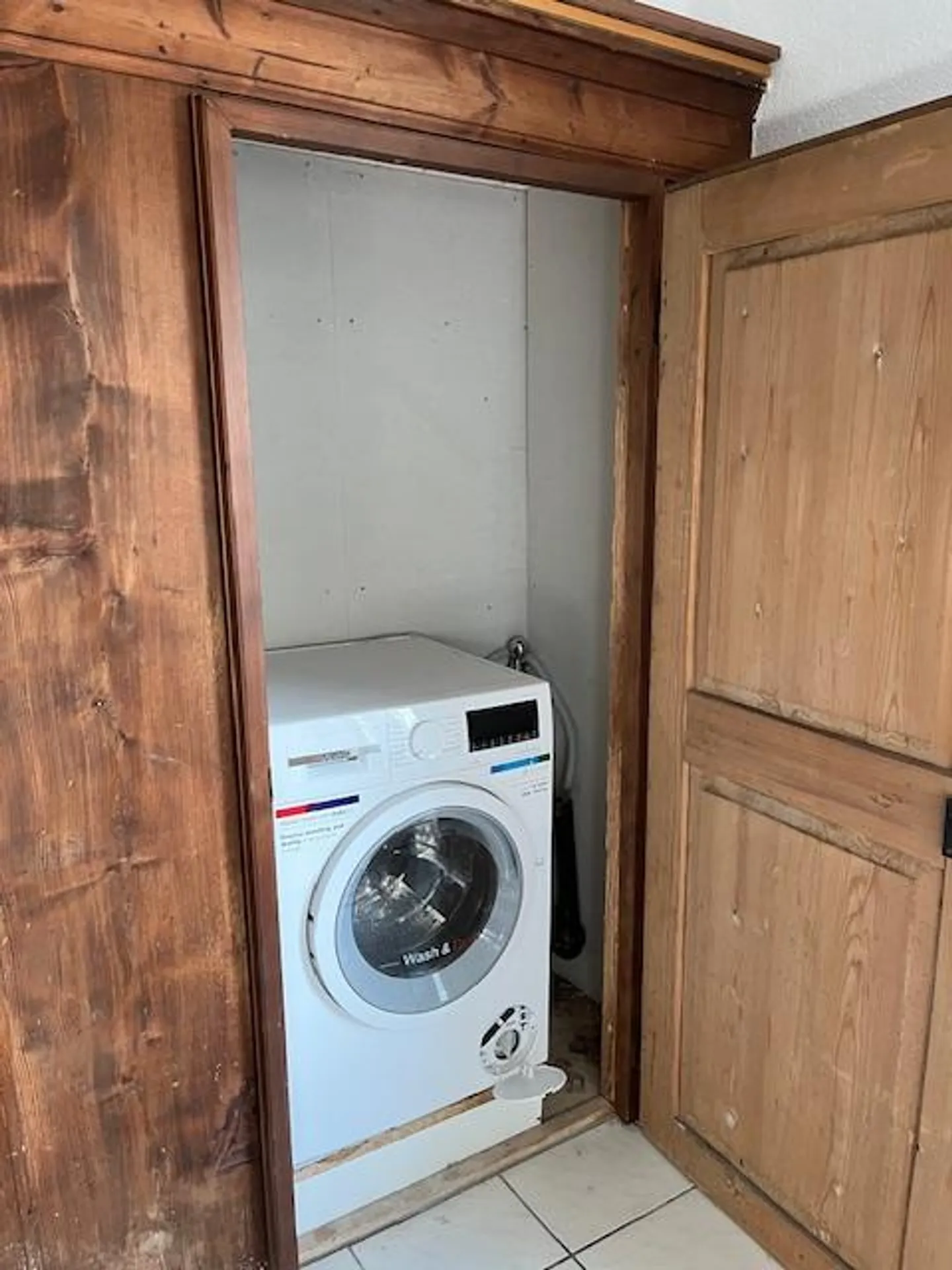 5 Room Attic Apartment - Photo 11 of 13