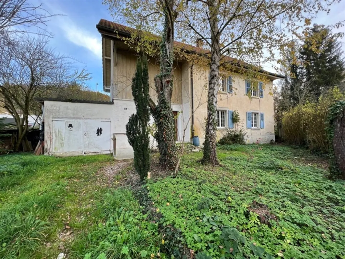 Property with large garden protected from view - Photo 3 of 13