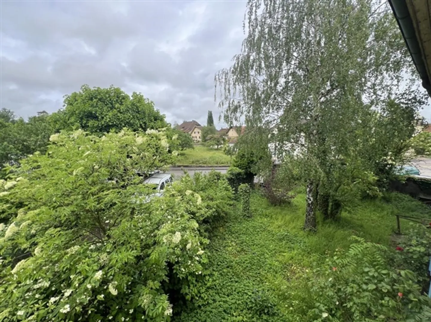 Property with large garden protected from view - Photo 4 of 13