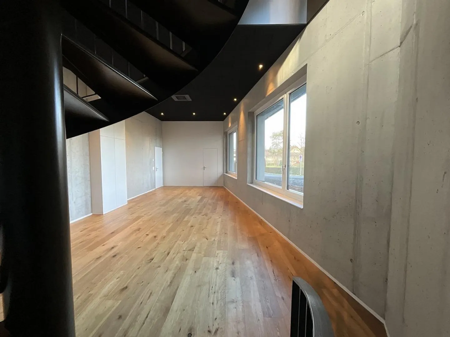 Versatile Commercial Space in Emmenbrücke - Photo 9 of 12