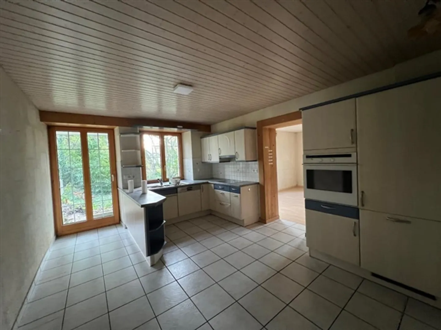 Property with large garden protected from view - Photo 12 of 13