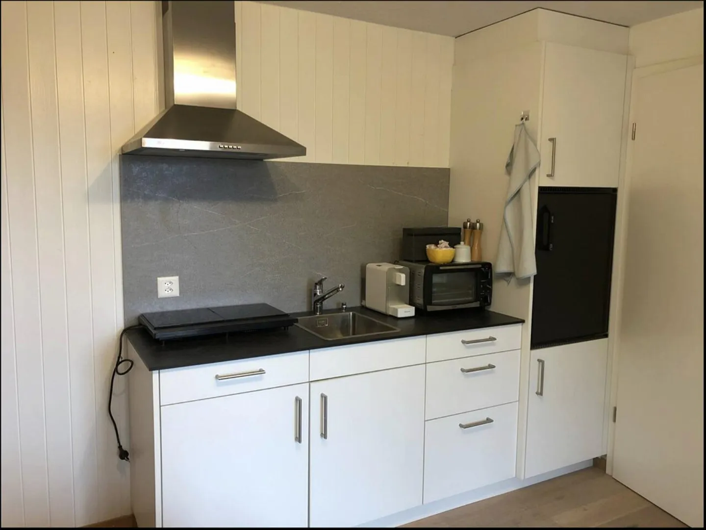 1 Room Furnished Living Object - Photo 2 of 8