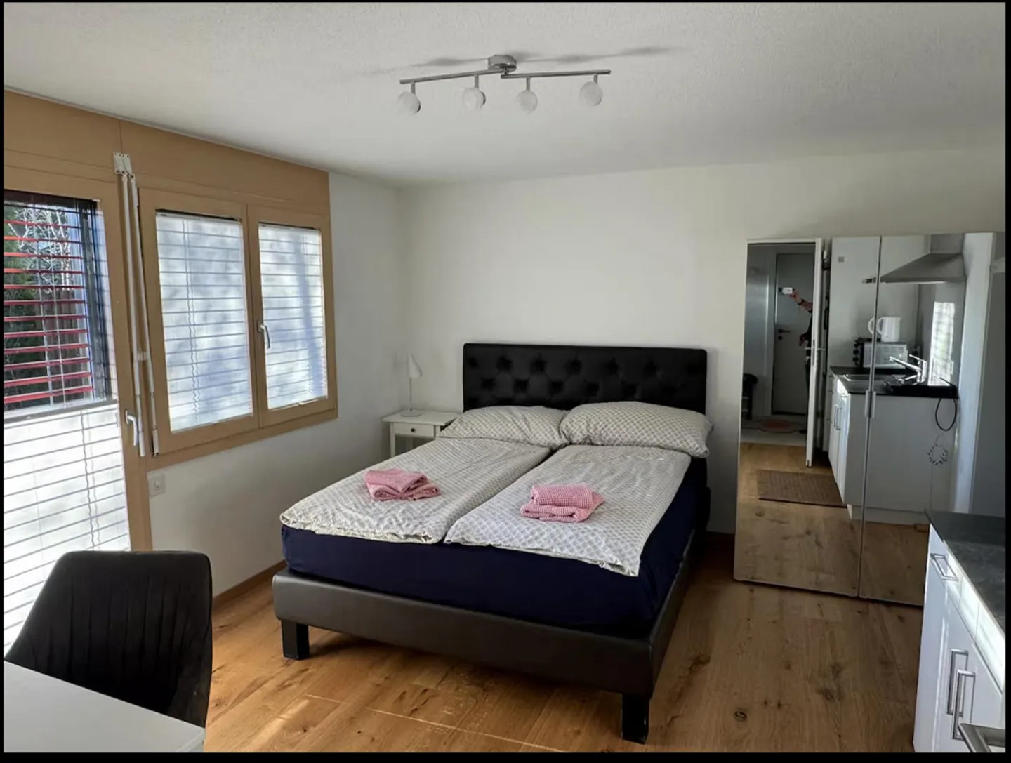 1 Room Furnished Living Object - Photo 4 of 8