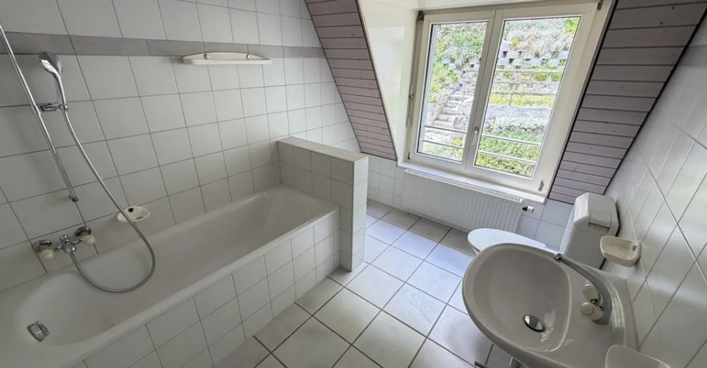 Renovated Apartment with Garden - Photo 6 of 10
