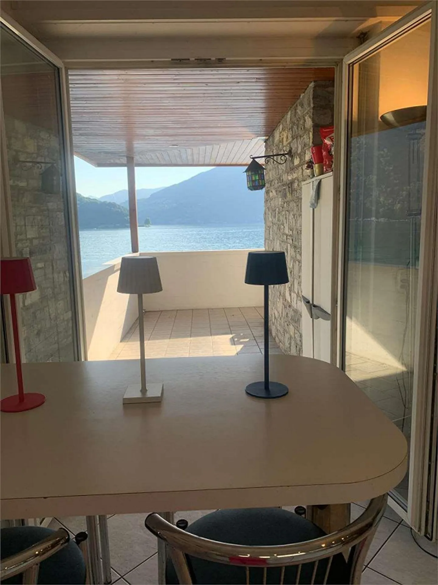 Villa esclusiva a Bissone direttamente sull'acqua - Foto 13 di 13