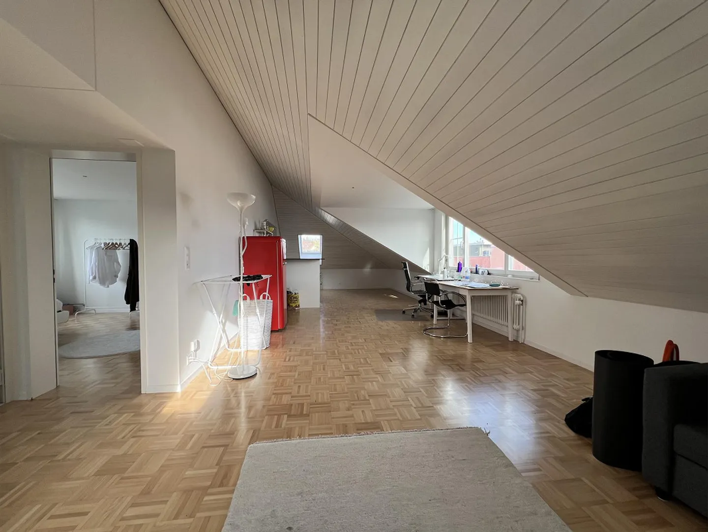 Bellissimo e luminoso appartamento mansardato di 2,5 stanze vicino all'università - Foto 2 di 9