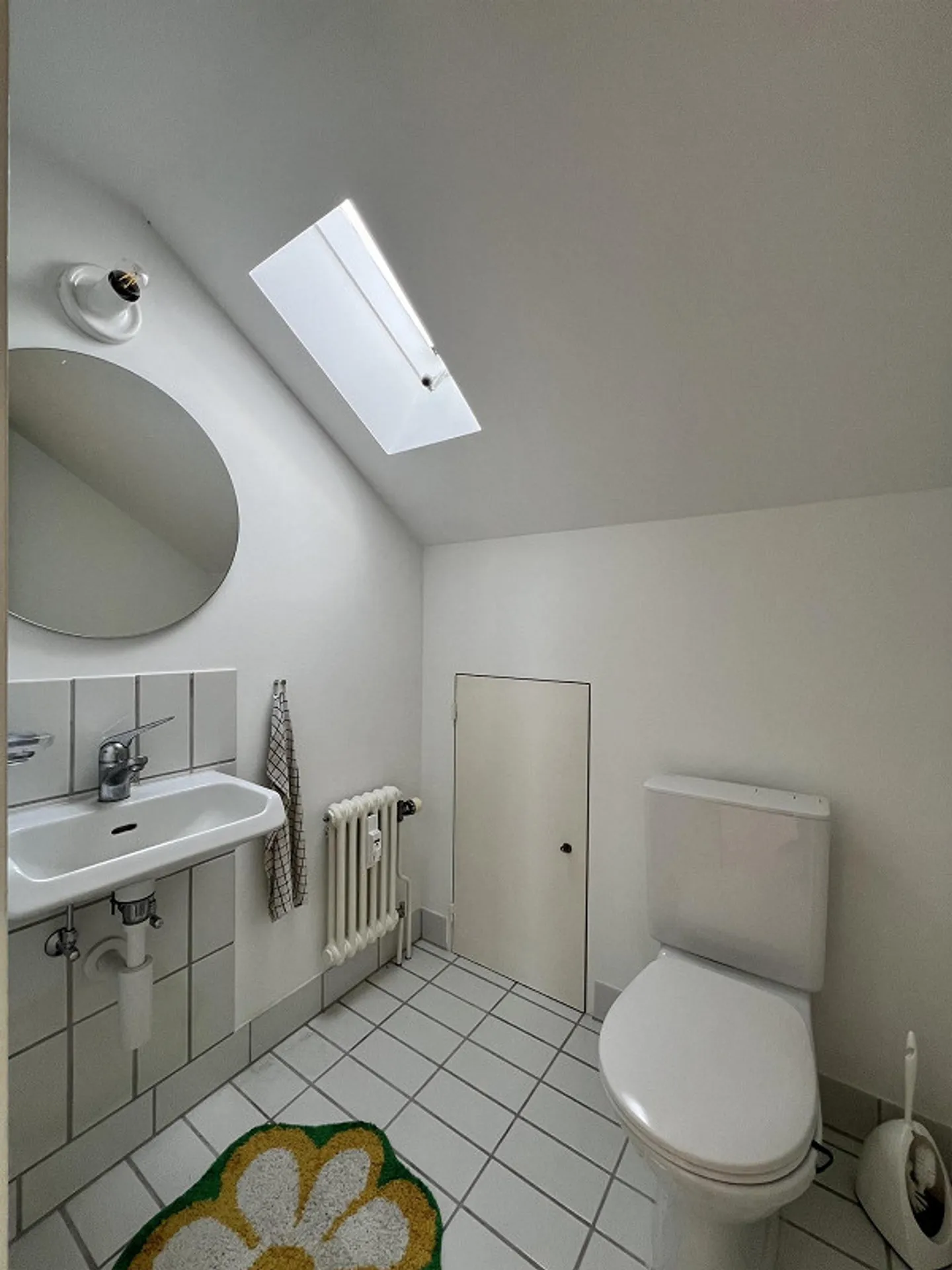 Bellissimo e luminoso appartamento mansardato di 2,5 stanze vicino all'università - Foto 8 di 9