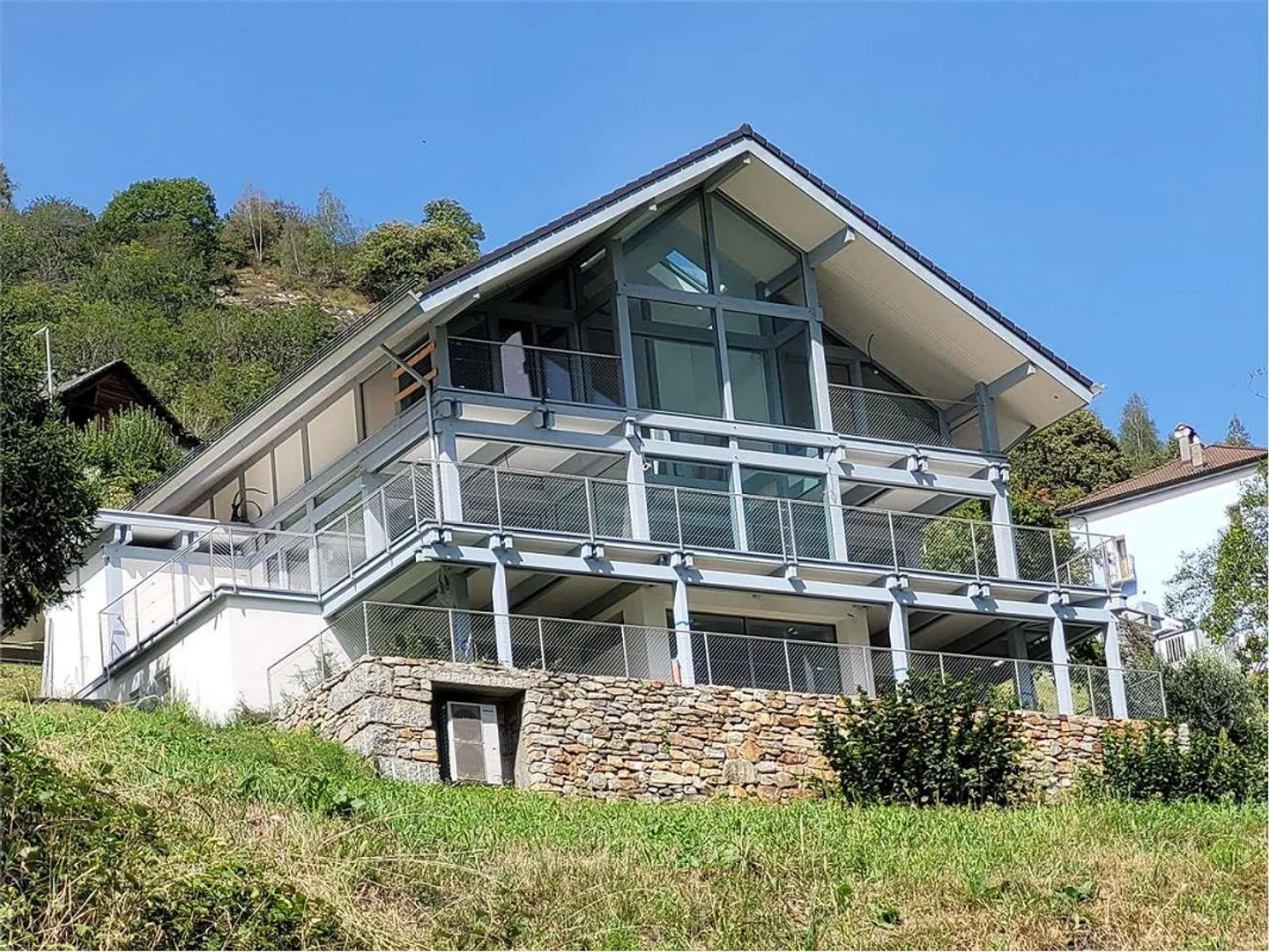 Exklusive Villa mit atemberaubendem Blick - Foto 1 von 10