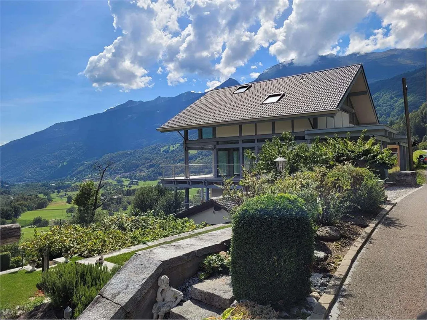 Exklusive Villa mit atemberaubendem Blick - Foto 2 von 10