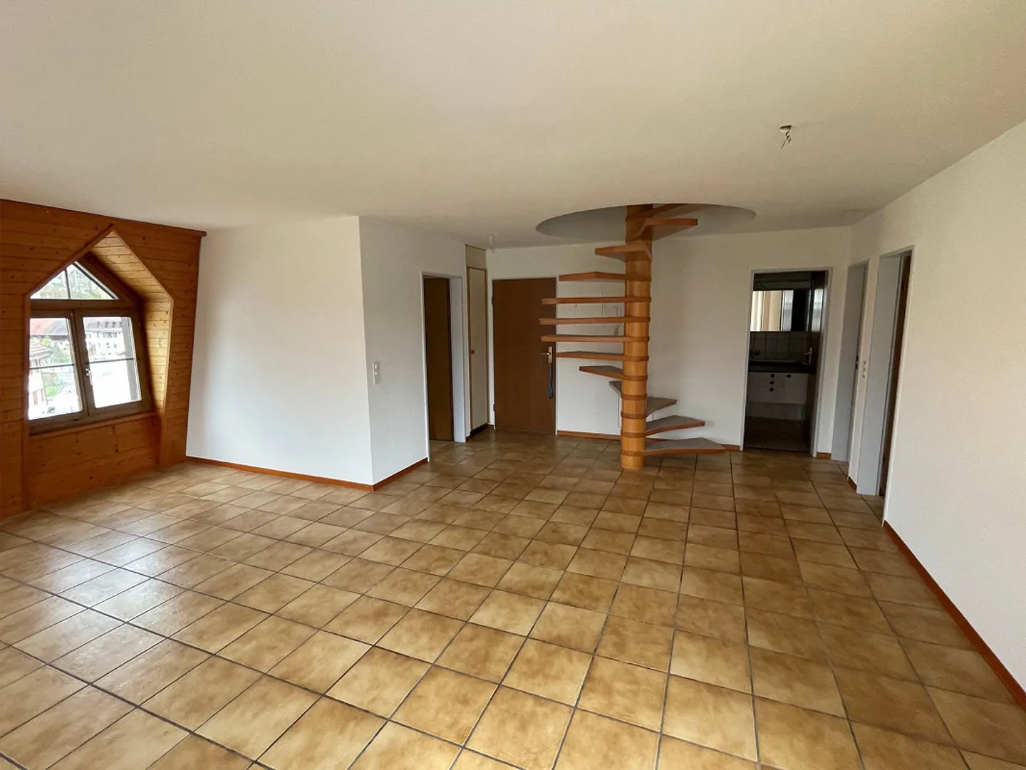 Charmante, rustikale 4.5-Zimmer Maisonettewohnung inkl. Garage - Photo 1 sur 7