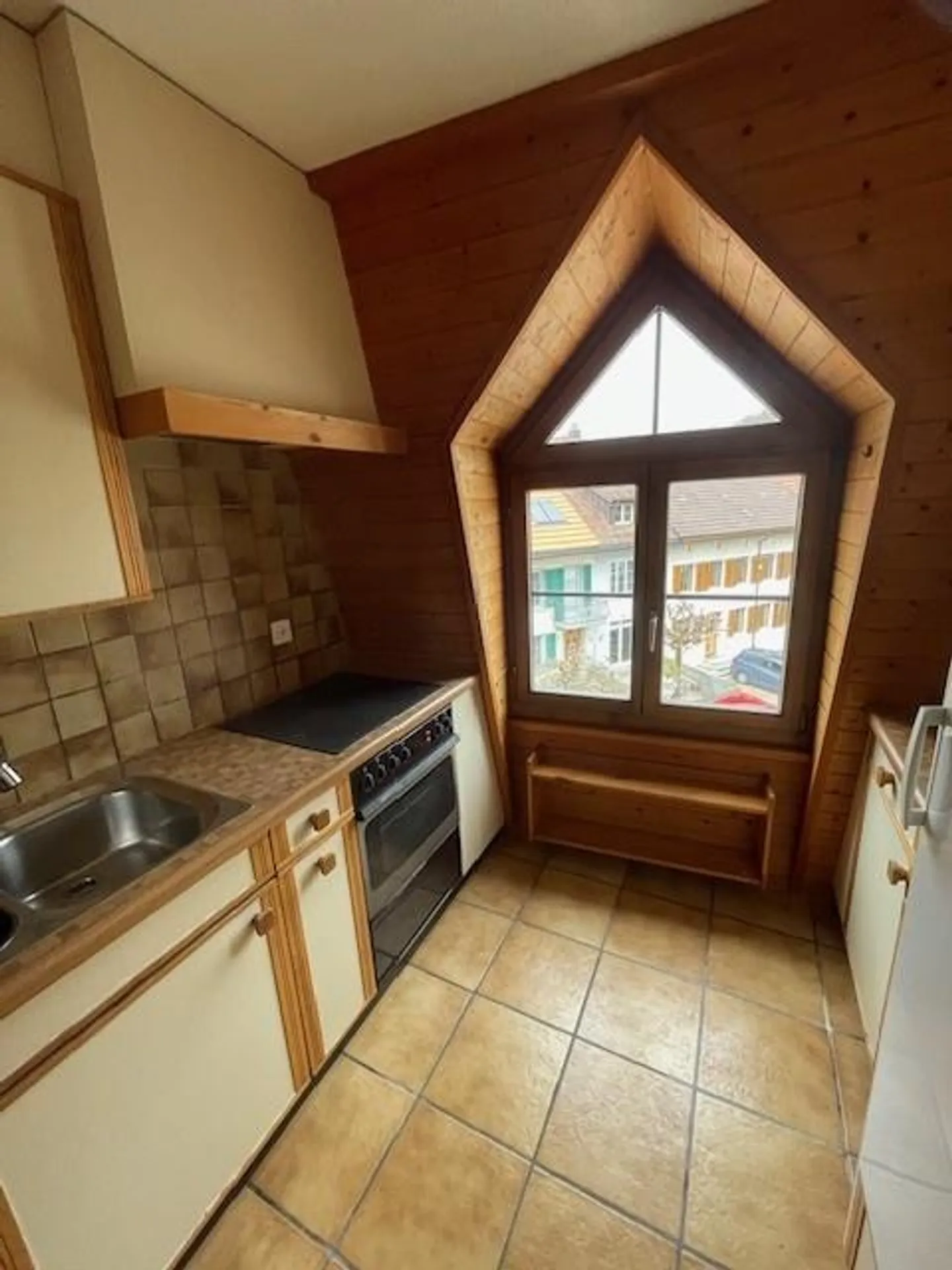 Charmante, rustikale 4.5-Zimmer Maisonettewohnung inkl. Garage - Photo 2 sur 7