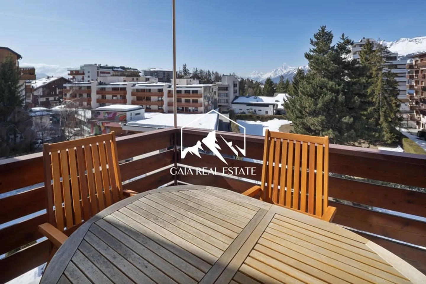 3,5 Zimmer im Herzen von Crans Montana mit Aussicht und Garage - Foto 2 von 13