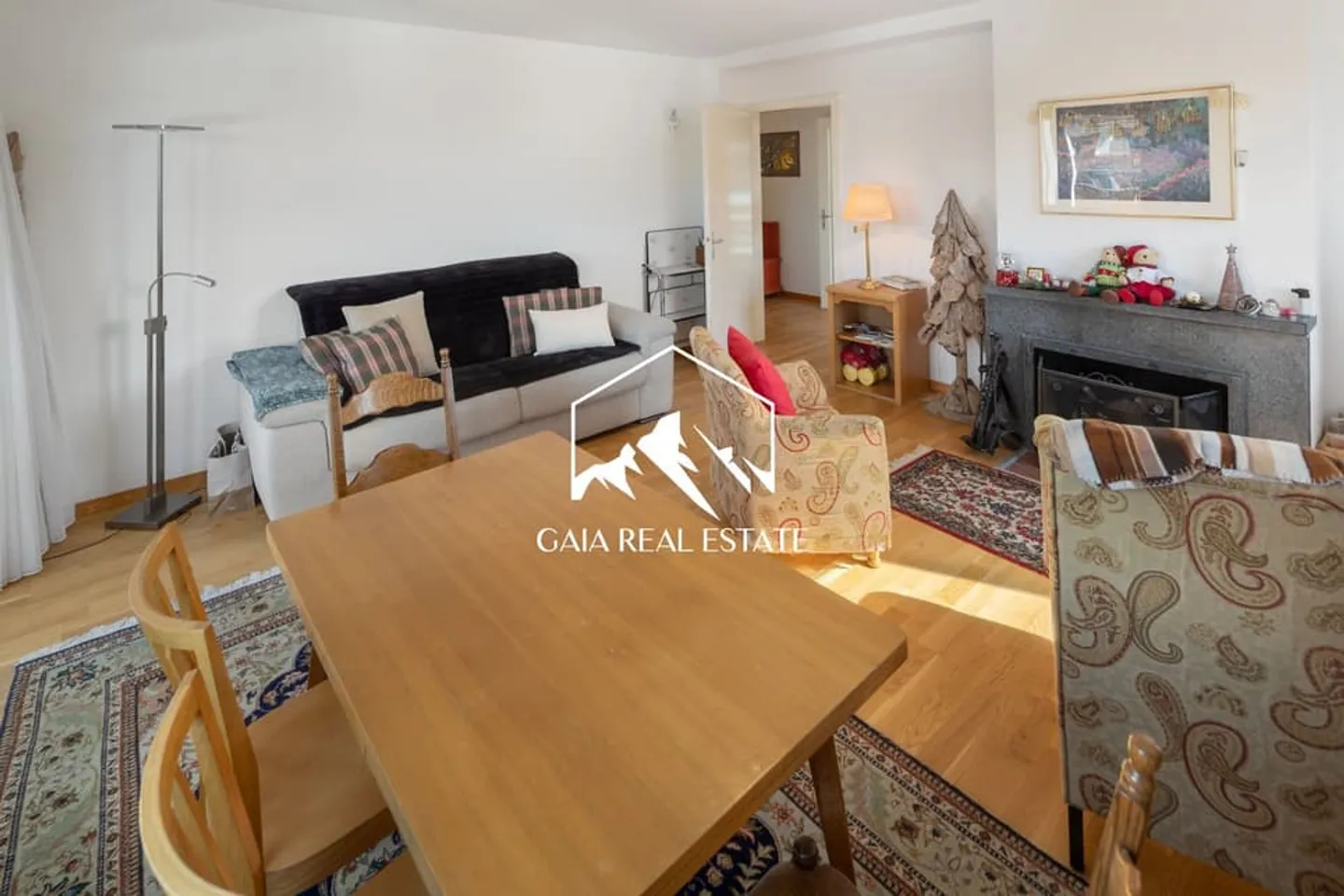 3,5 Zimmer im Herzen von Crans Montana mit Aussicht und Garage - Foto 4 von 13