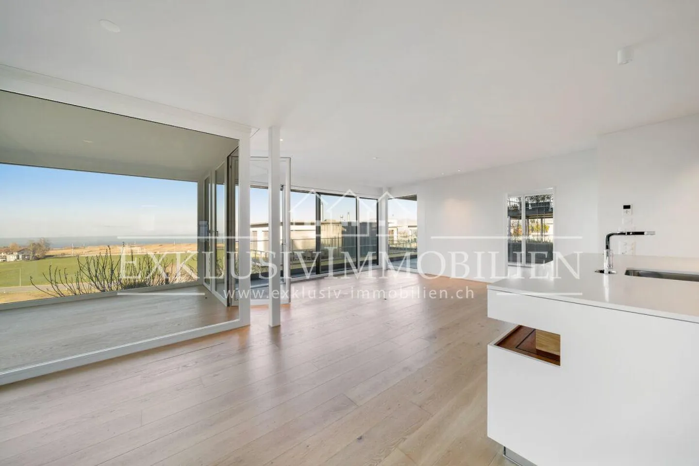 Luxuswohnung mit See- und Weitblick - Foto 1 von 9