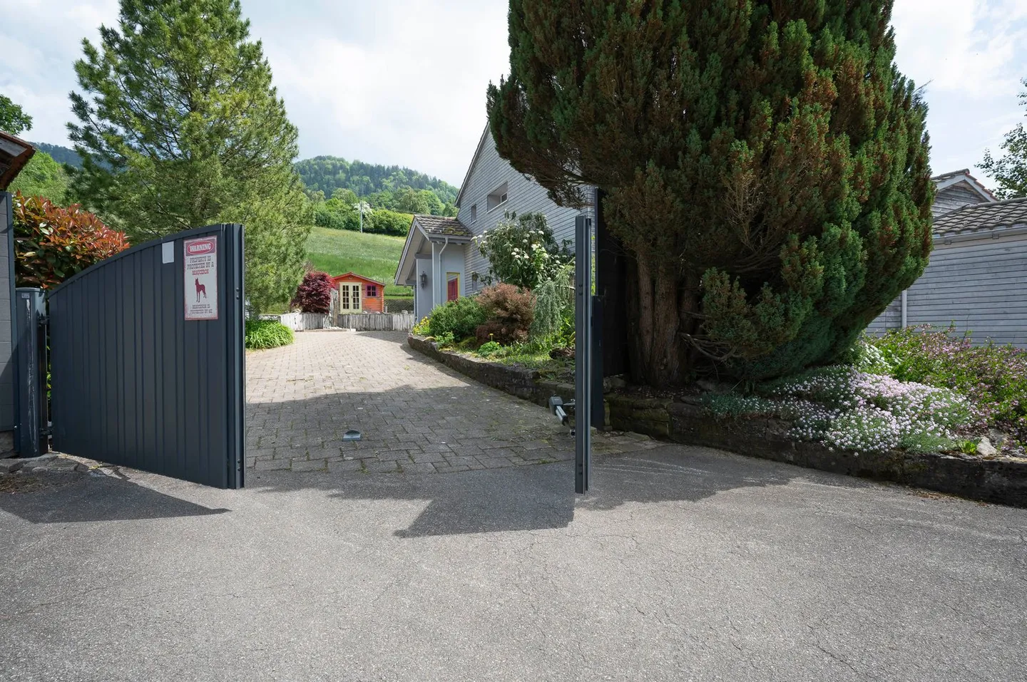 Exklusives Landhausidyll mit 3’874 m² Land, grossem Naturteich und Alpenblick - Foto 6 von 25