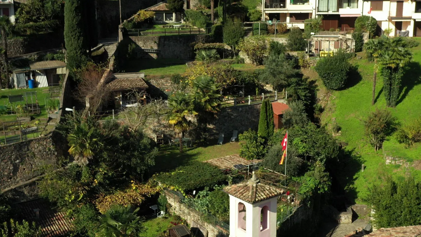 Morcote: multi-level residence with private courtyard, grotto and garden - Photo 12 of 13