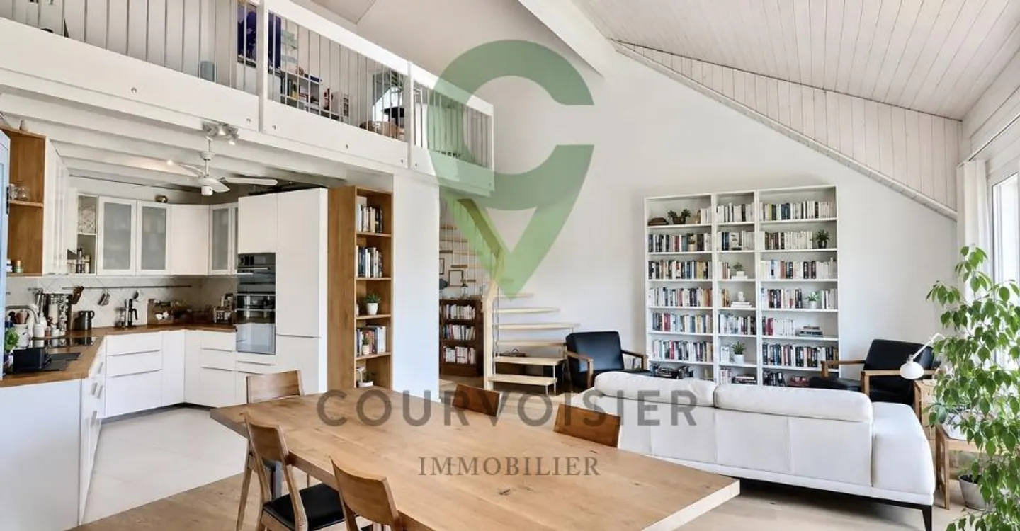 Duplex en attique de caractère avec vue dégagée proche de Nyon. - Foto 2 di 11
