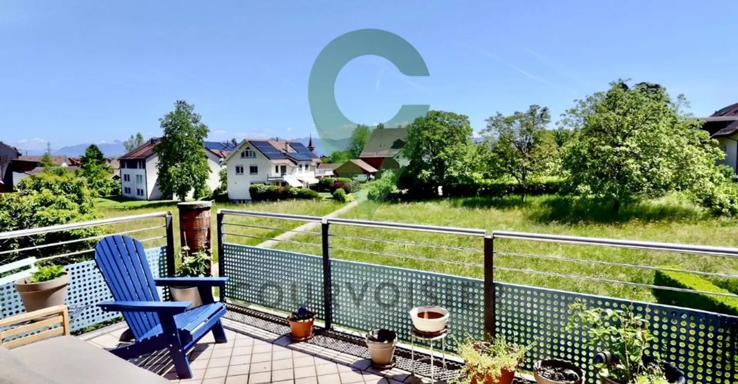 Duplex en attique de caractère avec vue dégagée proche de Nyon. - Foto 9 di 11
