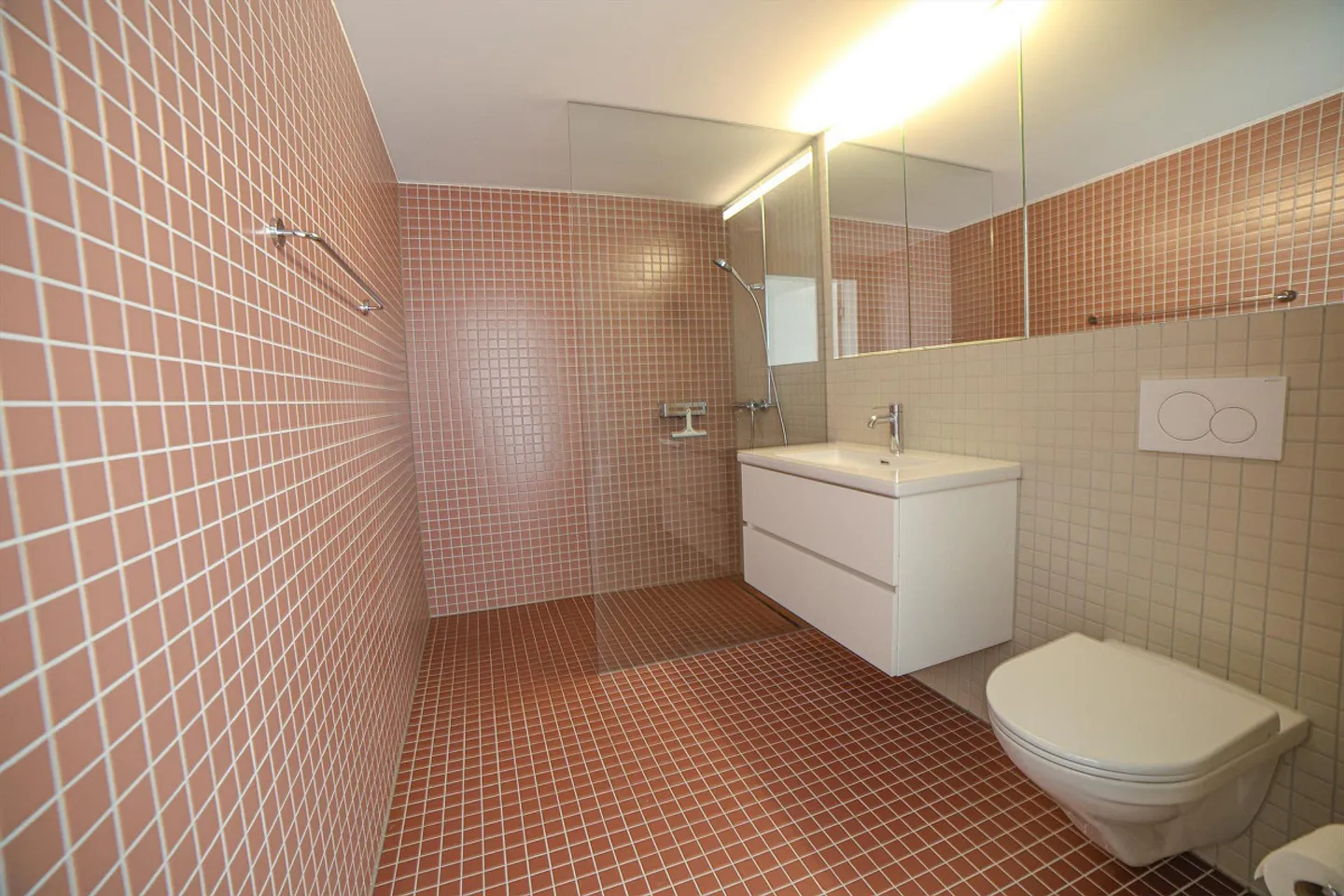 Appartement moderne de 3,5 pièces - Photo 4 sur 6