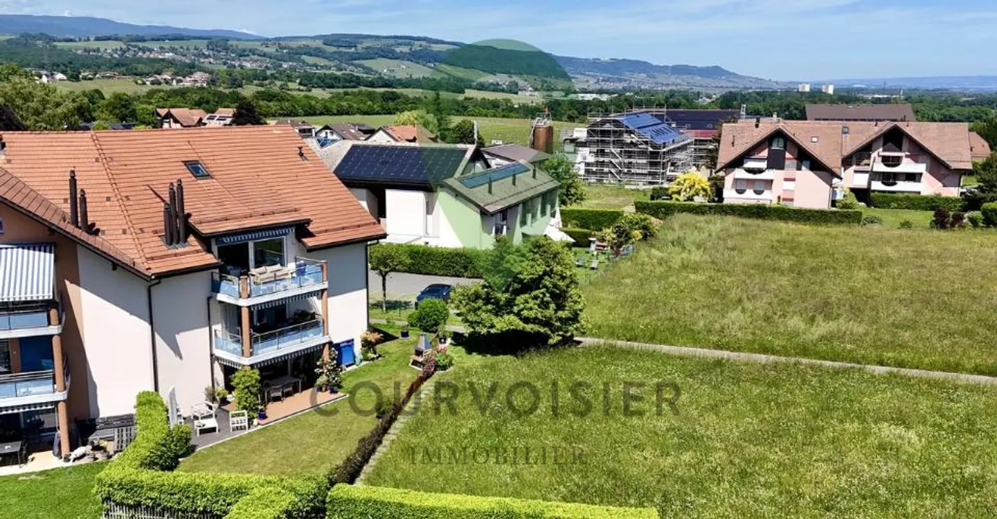 Duplex en attique de caractère avec vue dégagée proche de Nyon. - Foto 11 di 11