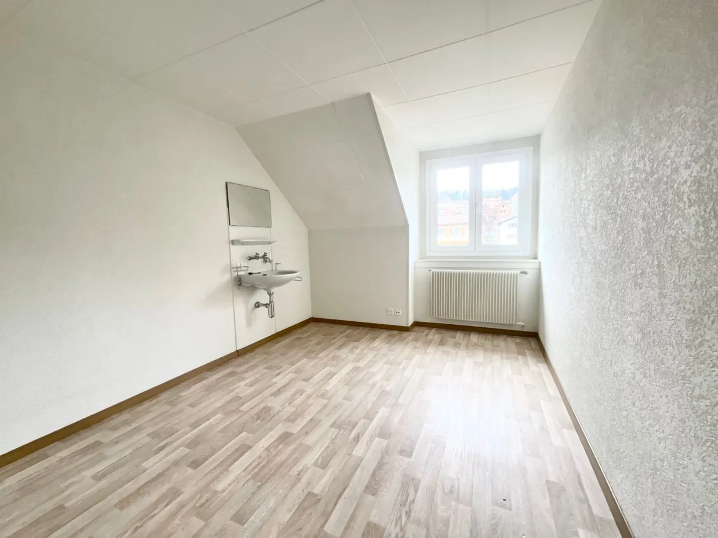 Zimmer 1 Stück - Foto 1 von 2