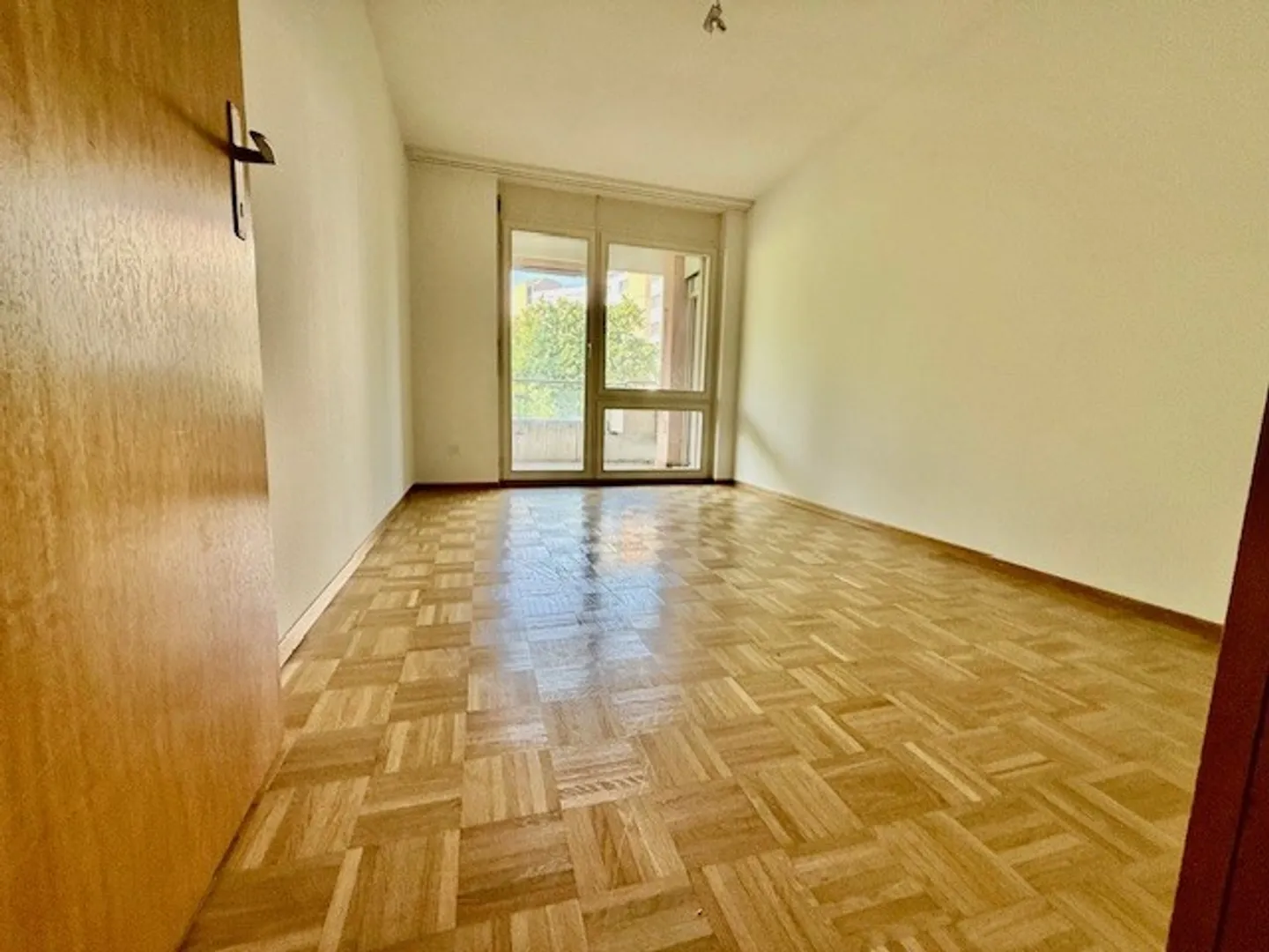 3.5 Room Apartment - Photo 4 of 6