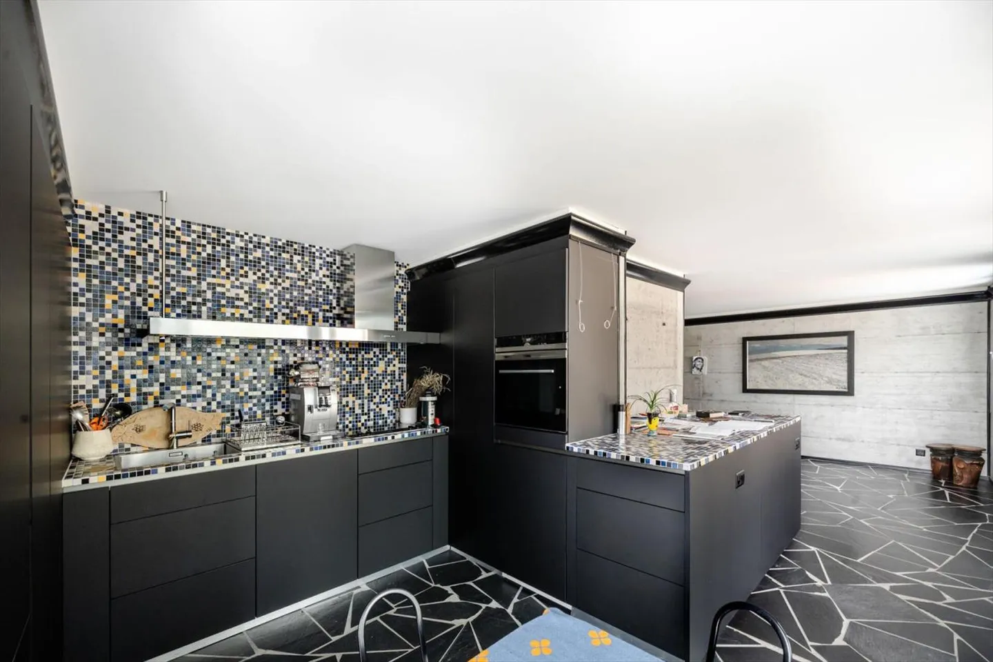 Dachgeschoss-Wohnung mit 4 Zimmern in Martigny - Foto 1 von 9