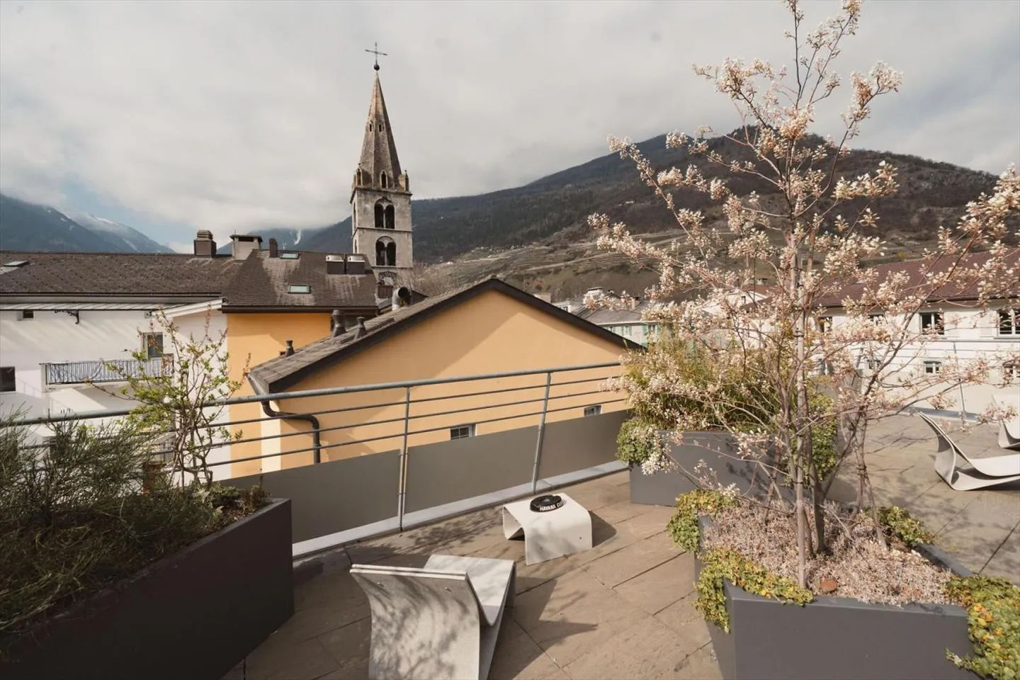 Dachgeschoss-Wohnung mit 4 Zimmern in Martigny - Foto 7 von 9