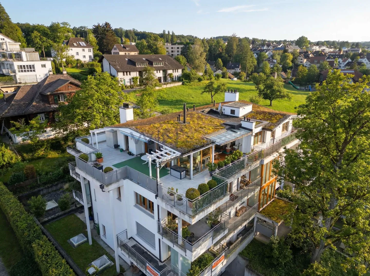 Charmantes Schweizer Chalet - Foto 1 von 13