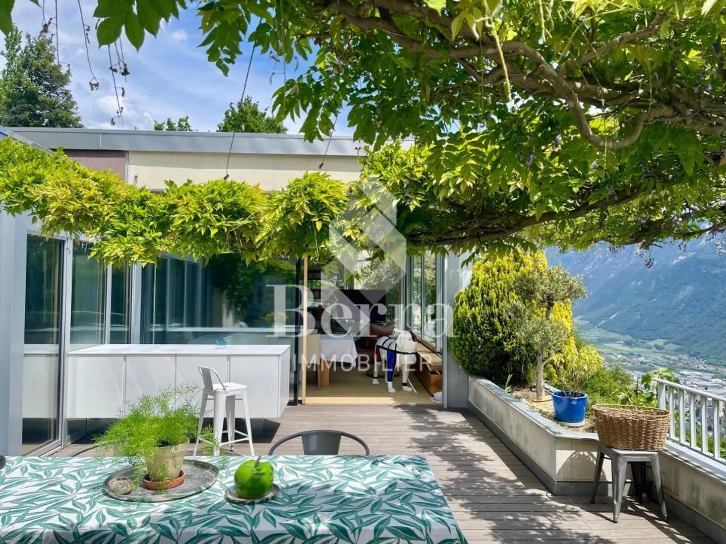 Magnificent individual house - Photo 1 of 13