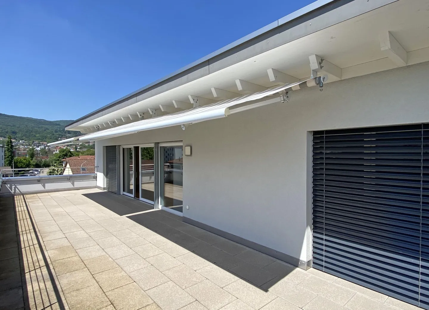 Appartement en Attique Moderne dans un Emplacement Prisé - Photo 3 sur 15