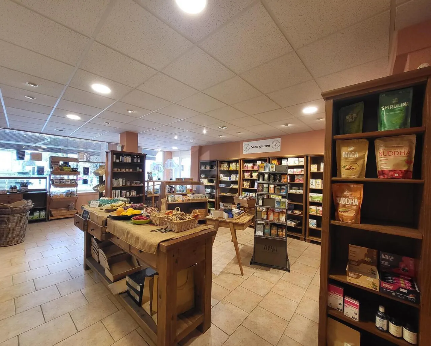 NEGOZIO DI GENERI ALIMENTARI RINNOVATO, MODERNO, SPAZIOSO, CENTRALE - Foto 3 di 5