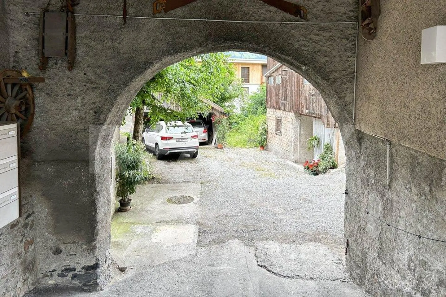 Casa plurifamiliare con cortile, quota stalla e rimessa nel cuore di... - Foto 5 di 13