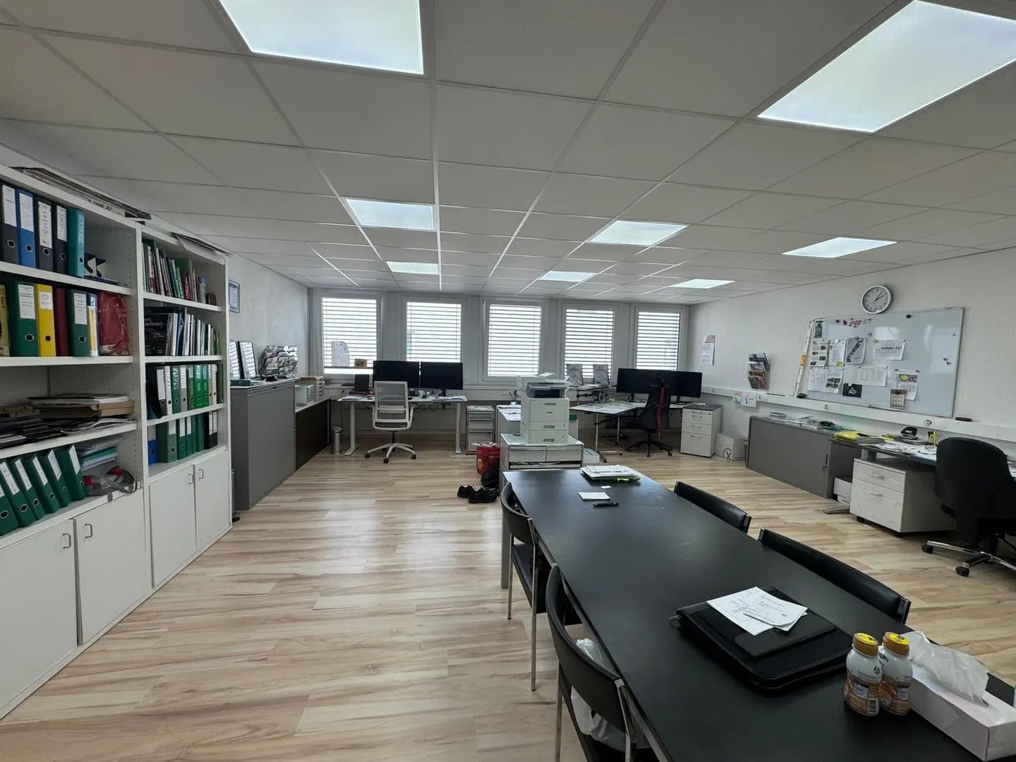 Ufficio luminoso di 105 m² al 2° piano a Egg - disponibile immediatamente - Foto 6 di 7